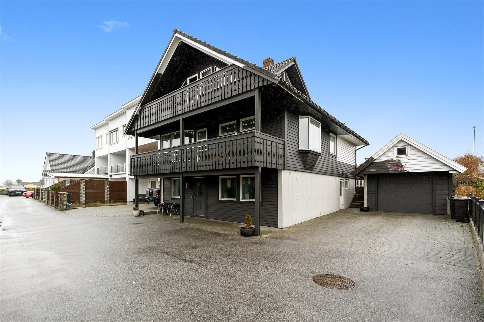 EiendomsMegler1 v/Margareth Jensen har gleden av å presentere Eikebergvegen 5 for salg. Galleribilde