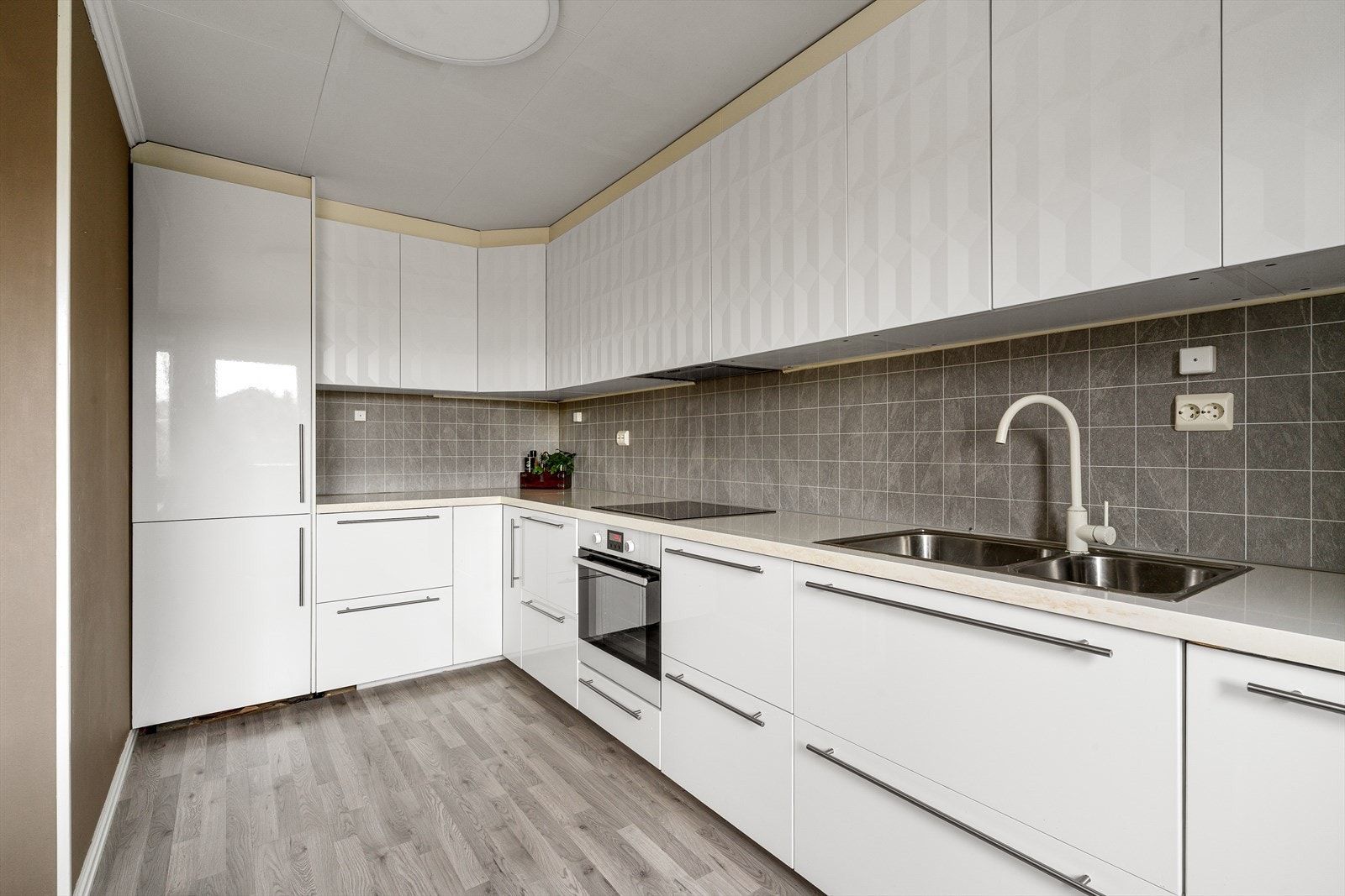 Integrerte hvitevarer medfølger. Galleribilde