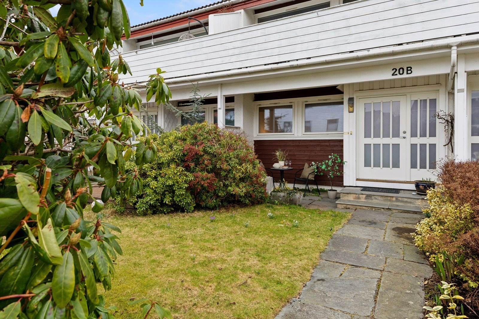 Et svært hyggelig inngangsparti ønsker deg hjertelig velkommen hjem. Galleribilde