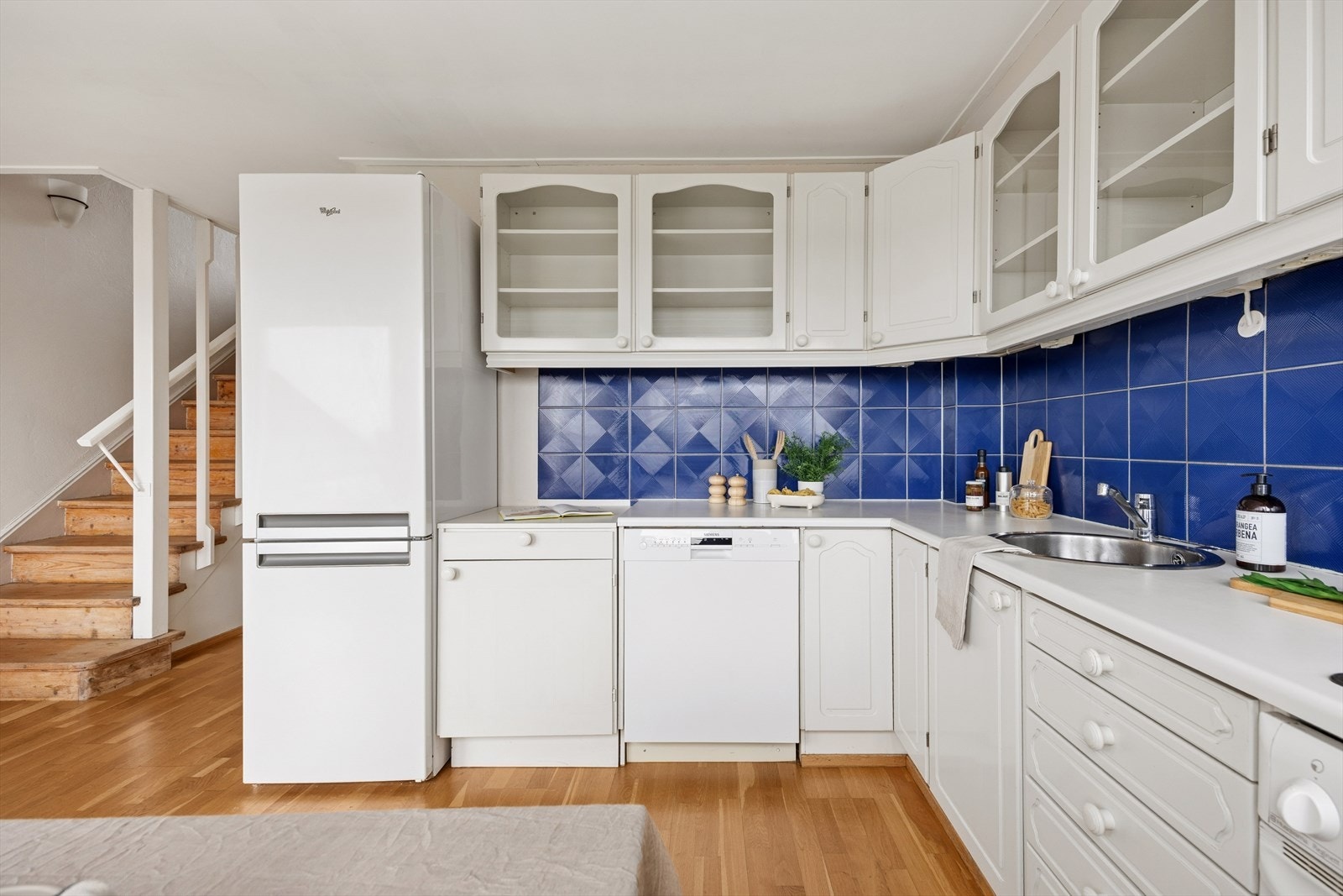 Alt i alt et funksjonelt kjøkken som innbyr til gode smaksopplevelser. Galleribilde