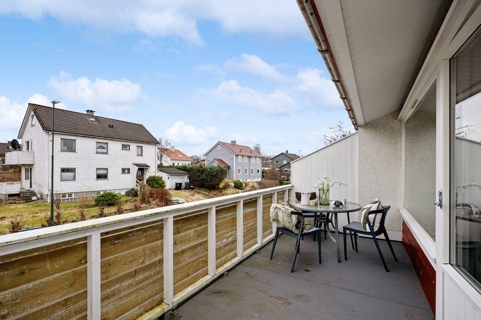 Denne er delvis overbygget og byr på gode solforhold. Galleribilde