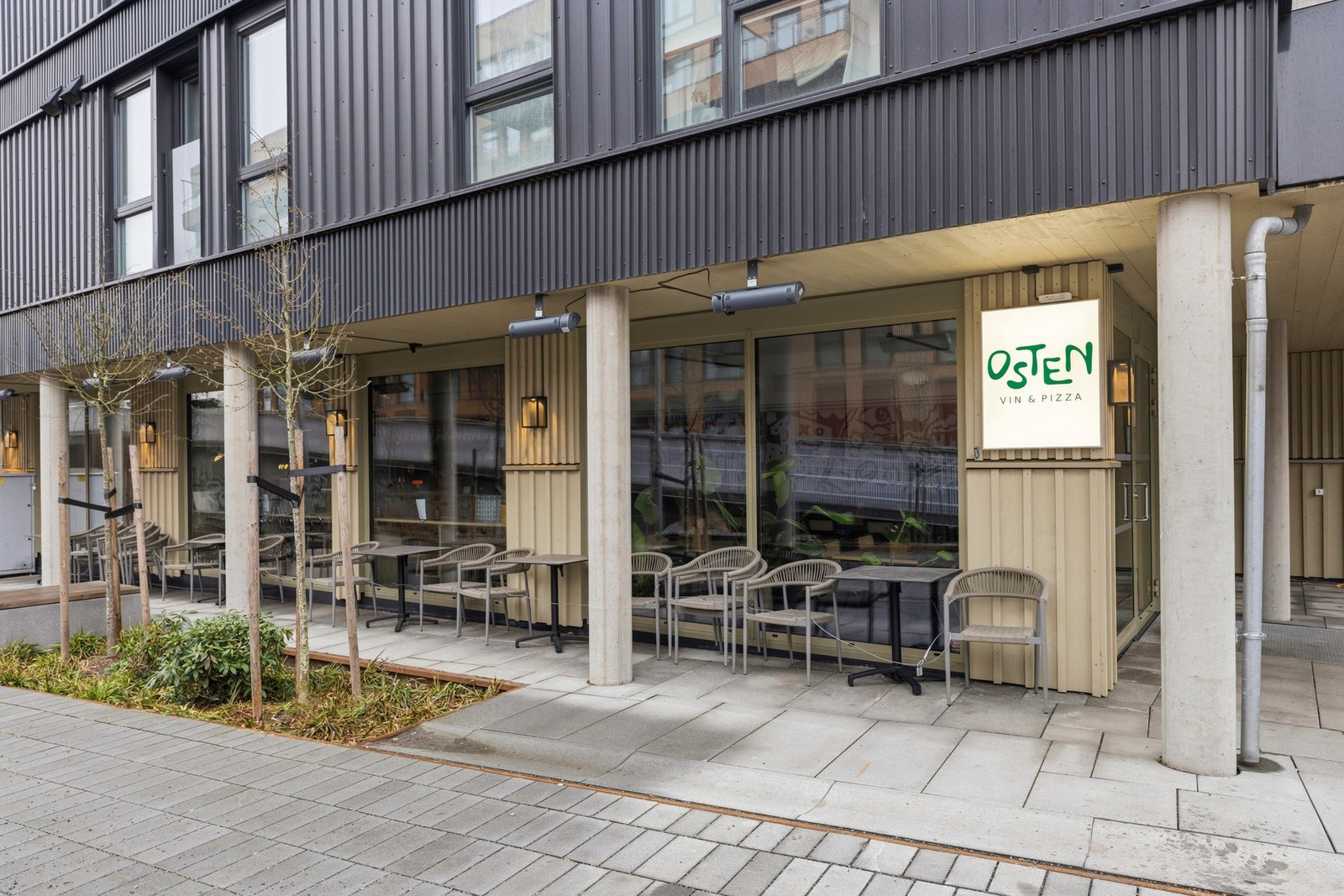 Populære osten - Vin og pizza. Galleribilde