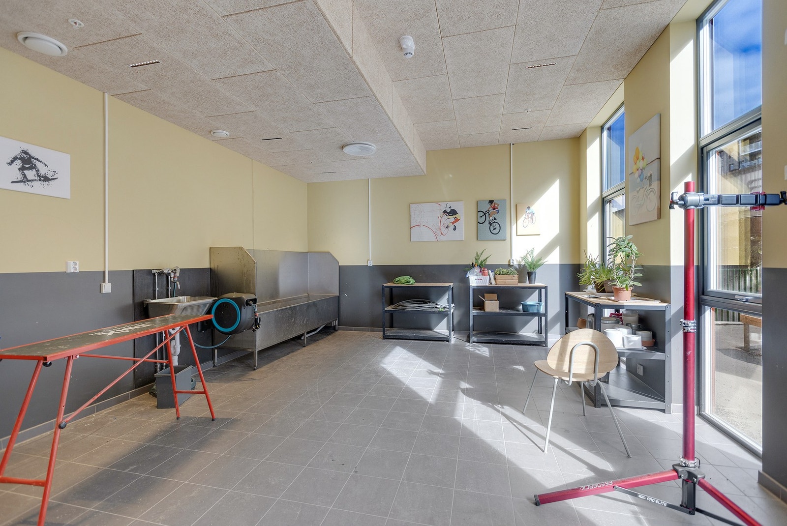 Felles smørebod. Galleribilde