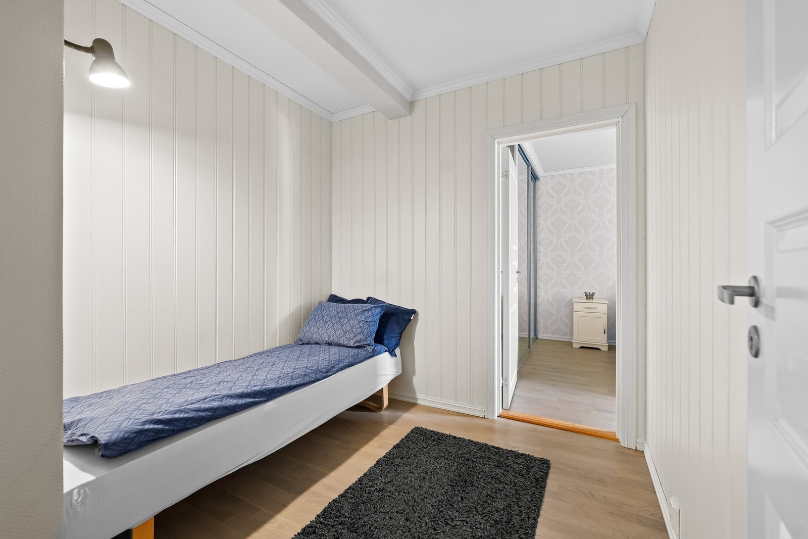 Rommene har fleksible bruksmuligheter og egner seg godt som barnerom, gjesterom eller hjemmekontor. Galleribilde