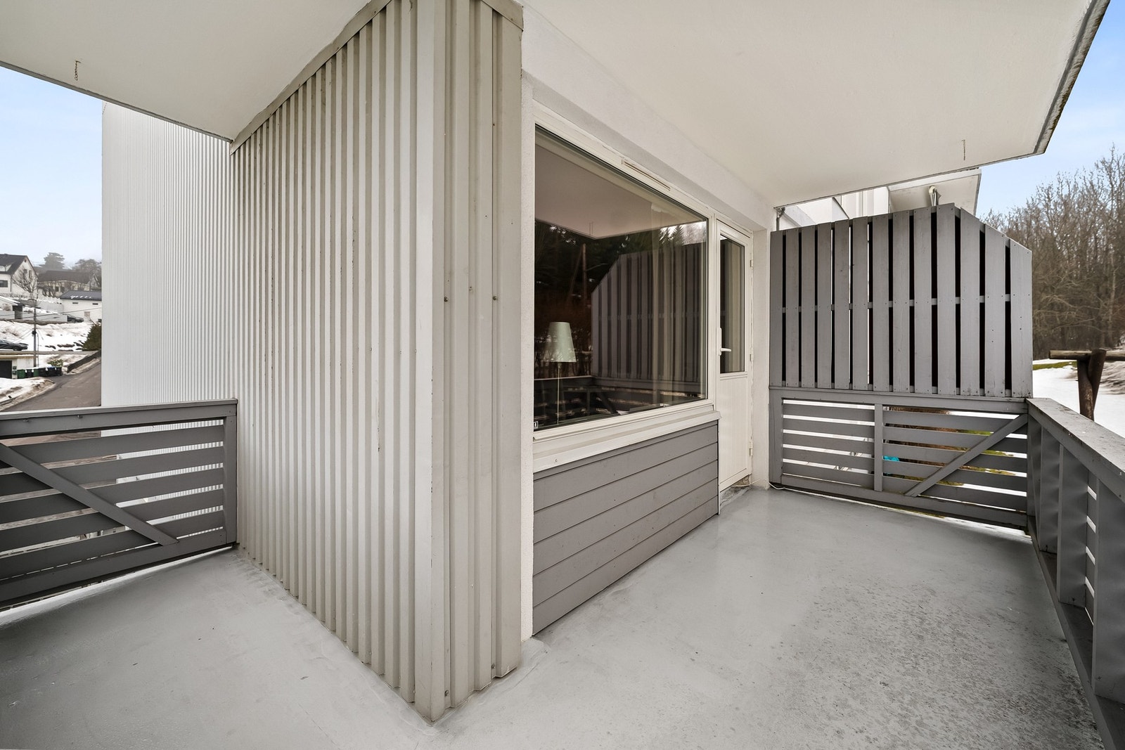 Her er det fin plass til utemøblement og grill. Galleribilde