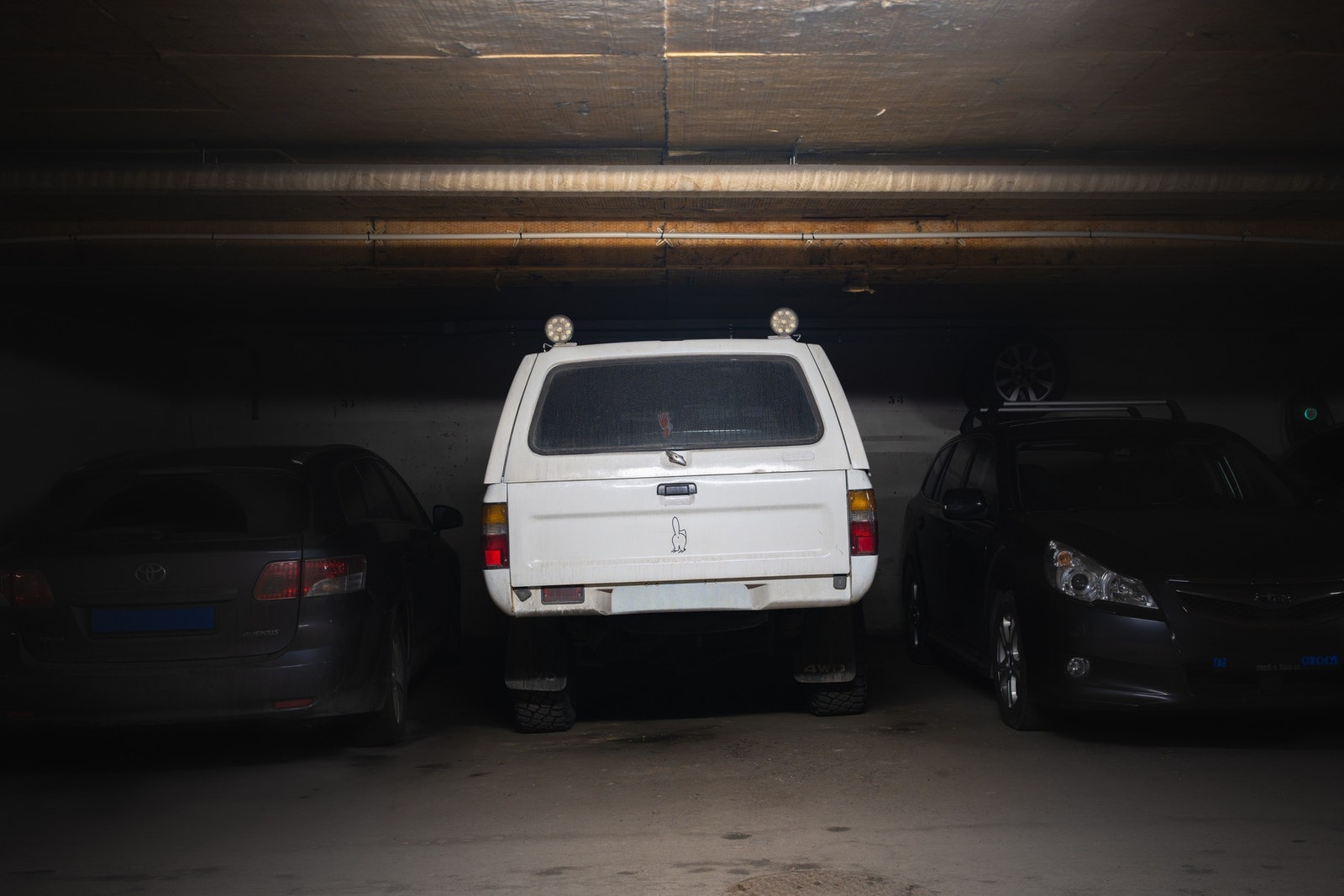 Det følger med en eksklusiv og stedsvarig bruksrett til parkeringsplass i felles garasjeanlegg. Galleribilde