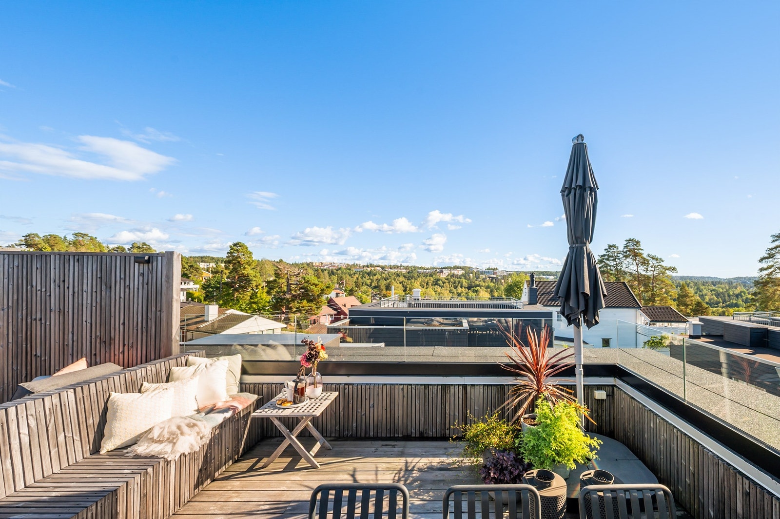 Takterrassen gir en følelse av å være på toppen av nabolaget. Galleribilde