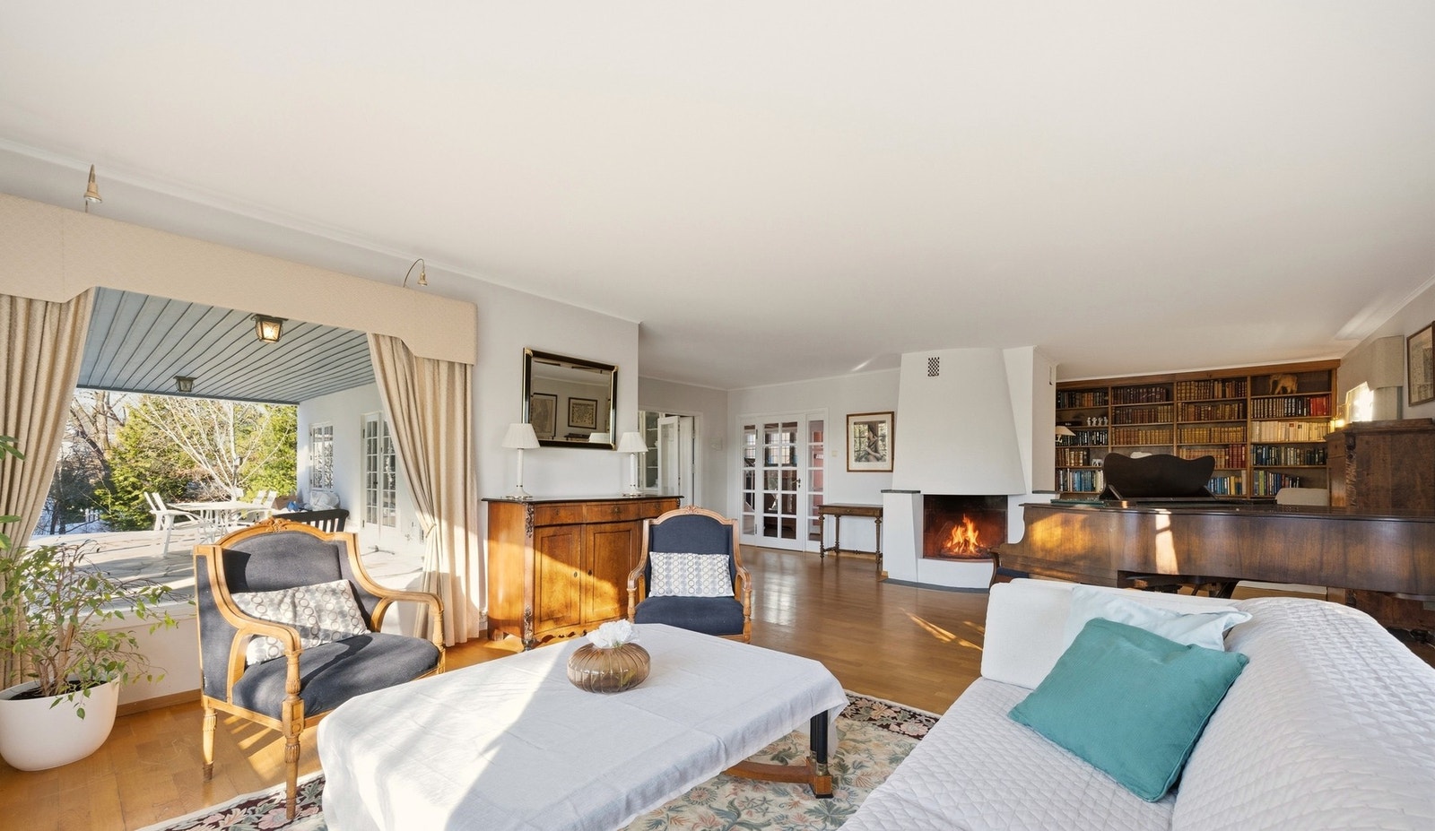 Boligen har store og flotte sosiale soner med god plass til familie og venner! Galleribilde