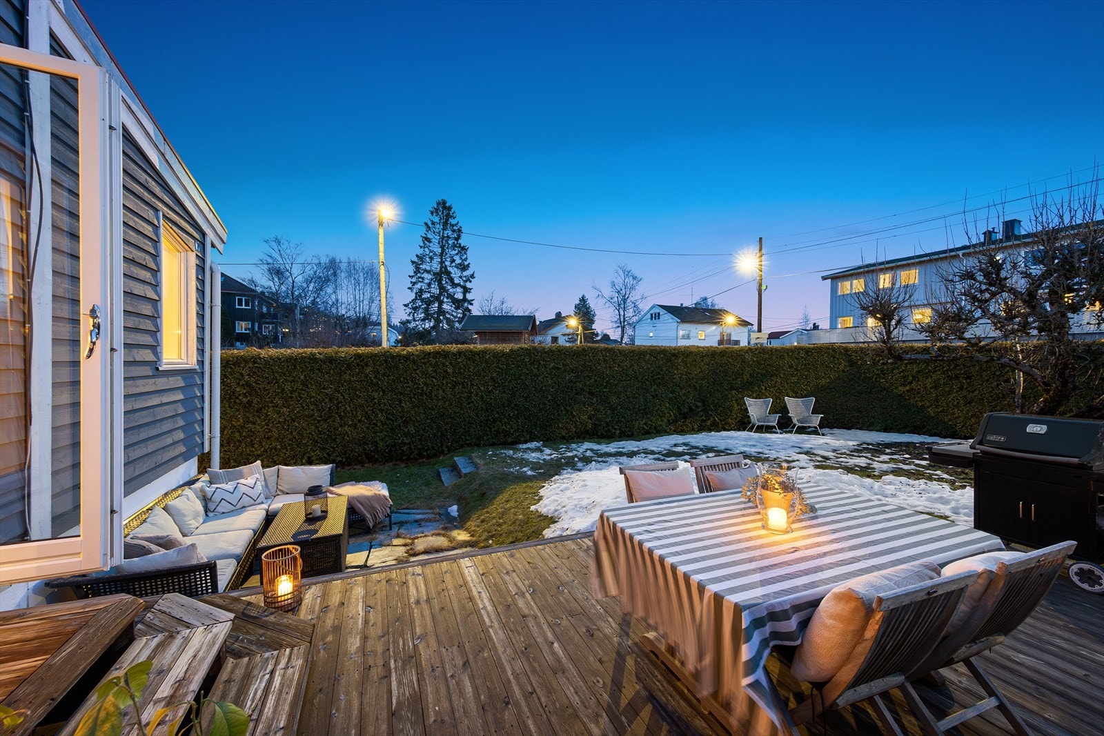 Flere soner for sittegruppe og god plass til trampoline. Galleribilde