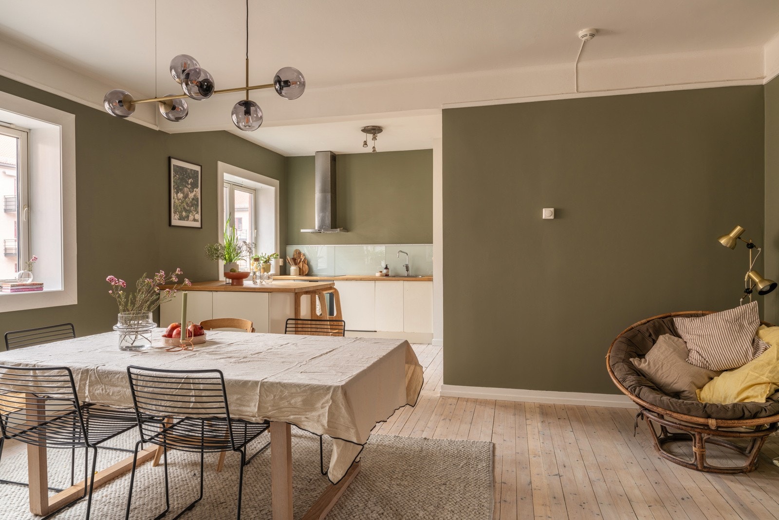 - Svært luftig rom - perfekt for store middagsselskaper - Galleribilde