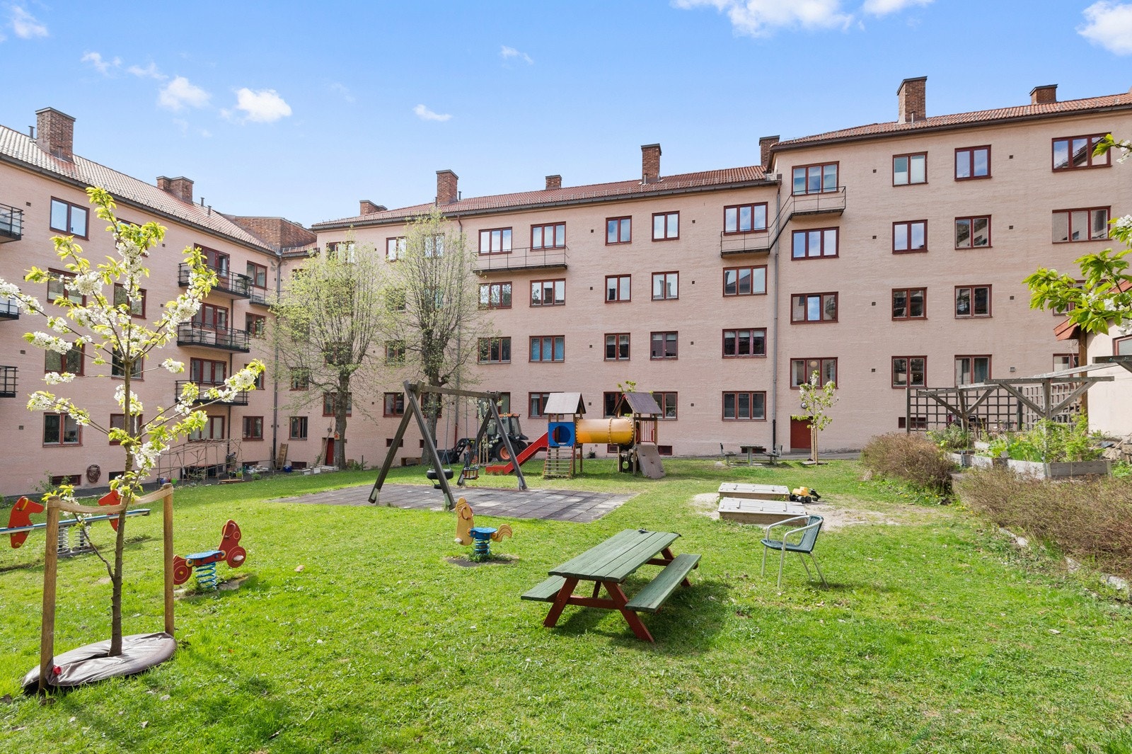 - Svært barnevennlig gård - Galleribilde