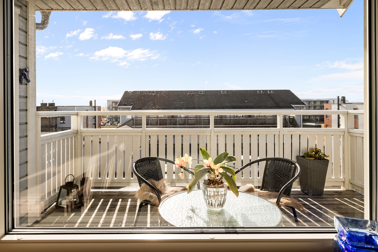 Verandaen på 11 m² er en fin forlengelse av stuen og har plass til en sittegruppe. Galleribilde
