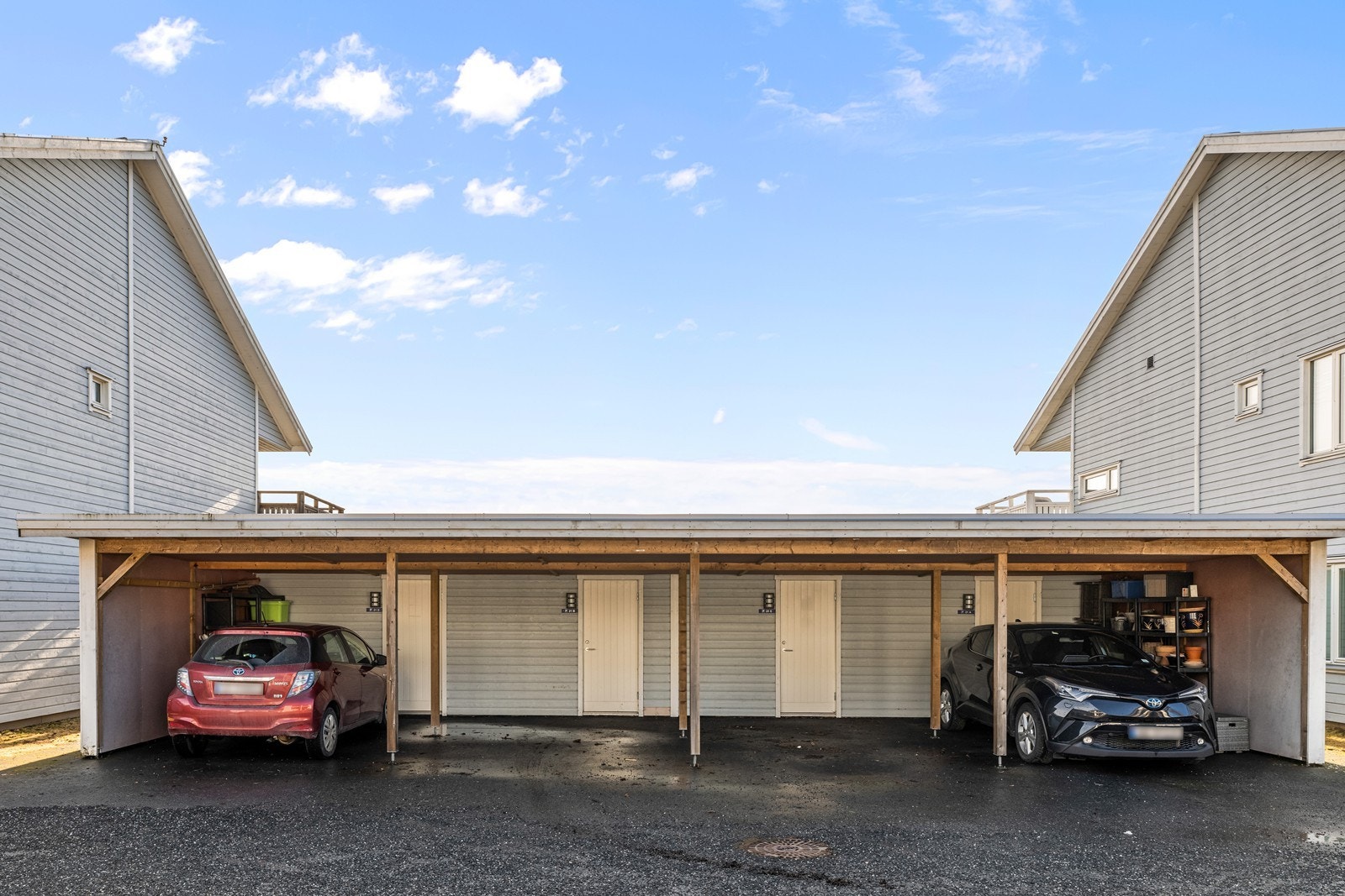 Det medfølger en fast parkeringsplass i carportanlegg. Galleribilde