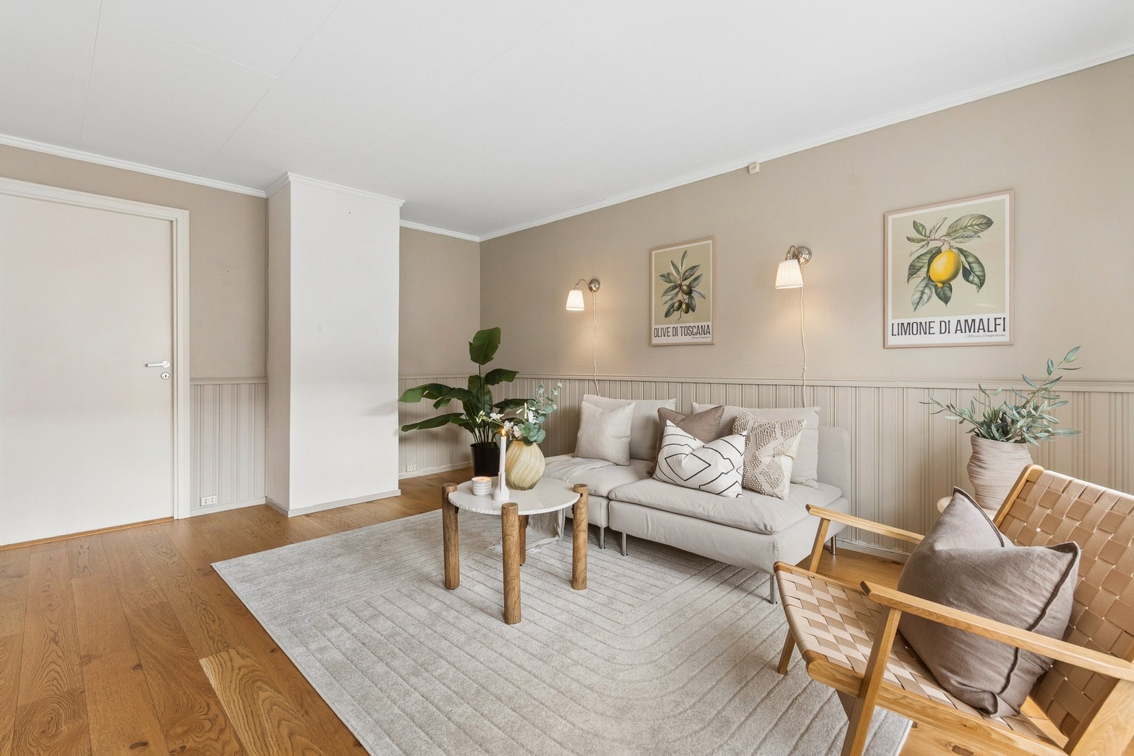 Boligen er malt i lyse og tidsriktige farger som skaper en lun atmosfære. Galleribilde