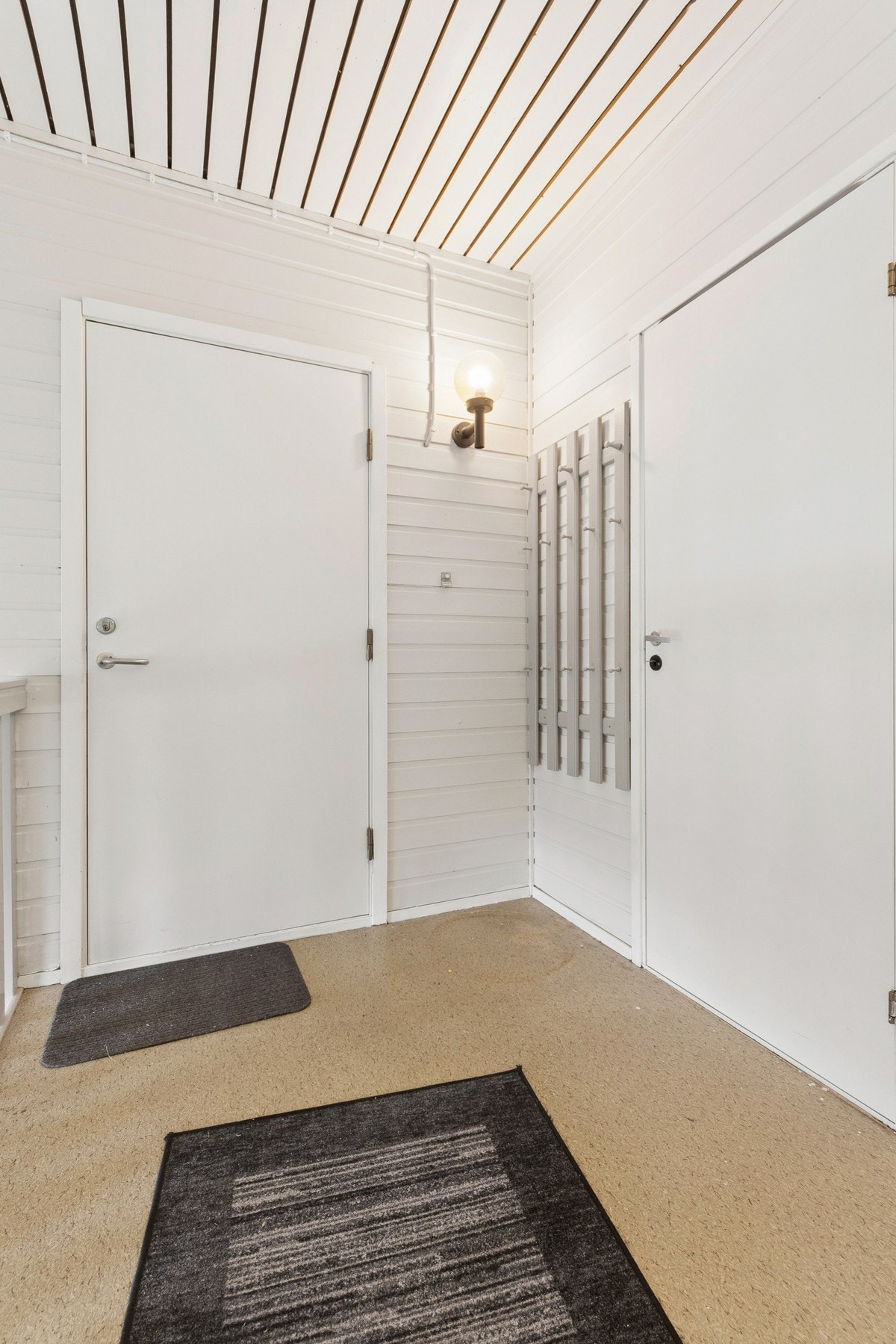 Boligen disponerer en tilhørende bod på ca. 4 m² plassert ved inngangsdøra. Galleribilde