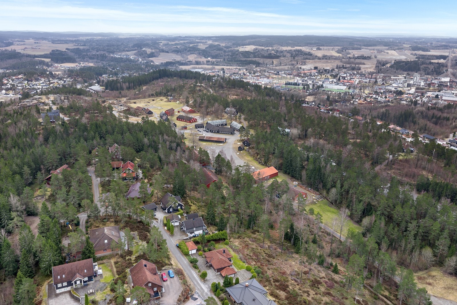 Området har en rolig beliggenhet med kort vei til Mysen sentrum. Galleribilde