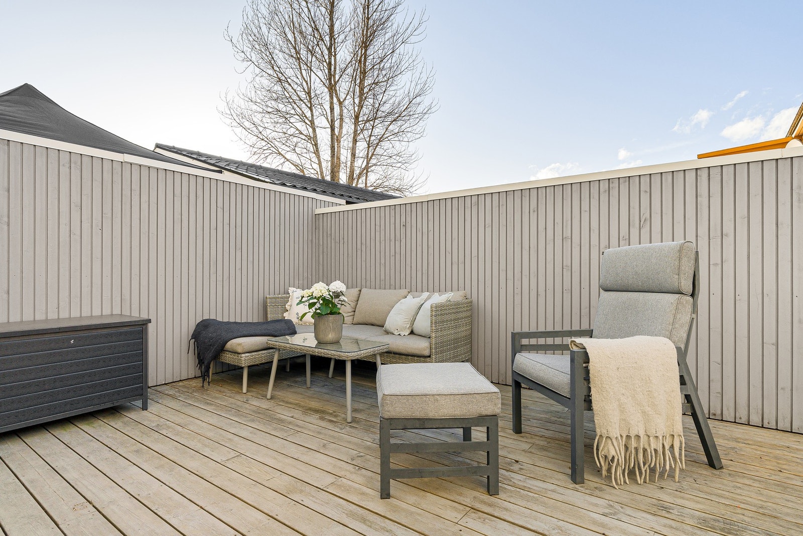 Fra kjøkkenet er det direkte utgang til egen romslig terrasse på 24 m². Galleribilde