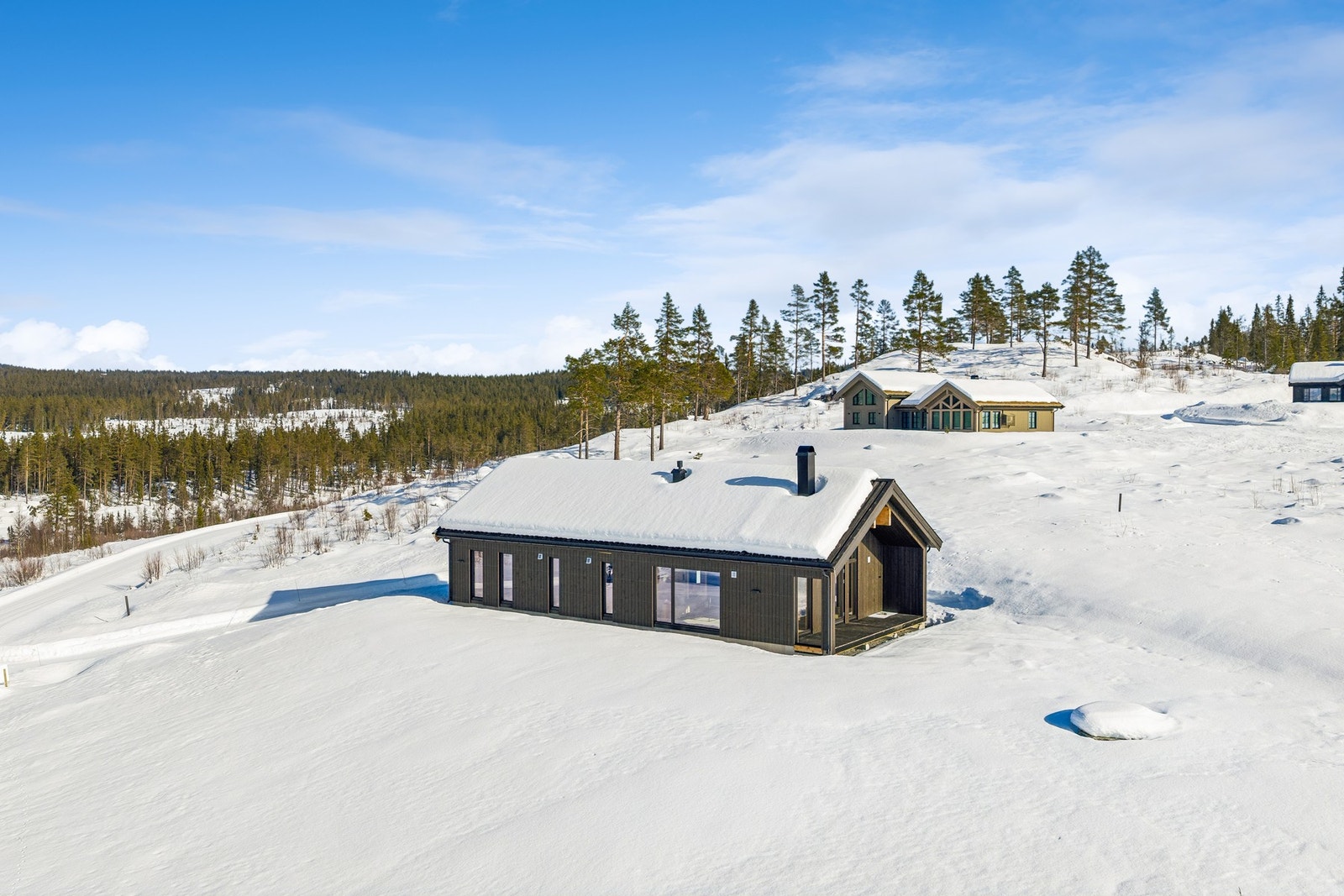 Robølshøvda 4 er en innbydende hytte med flott beliggenhet i naturskjønne omgivelser på ca. 770 moh. Galleribilde