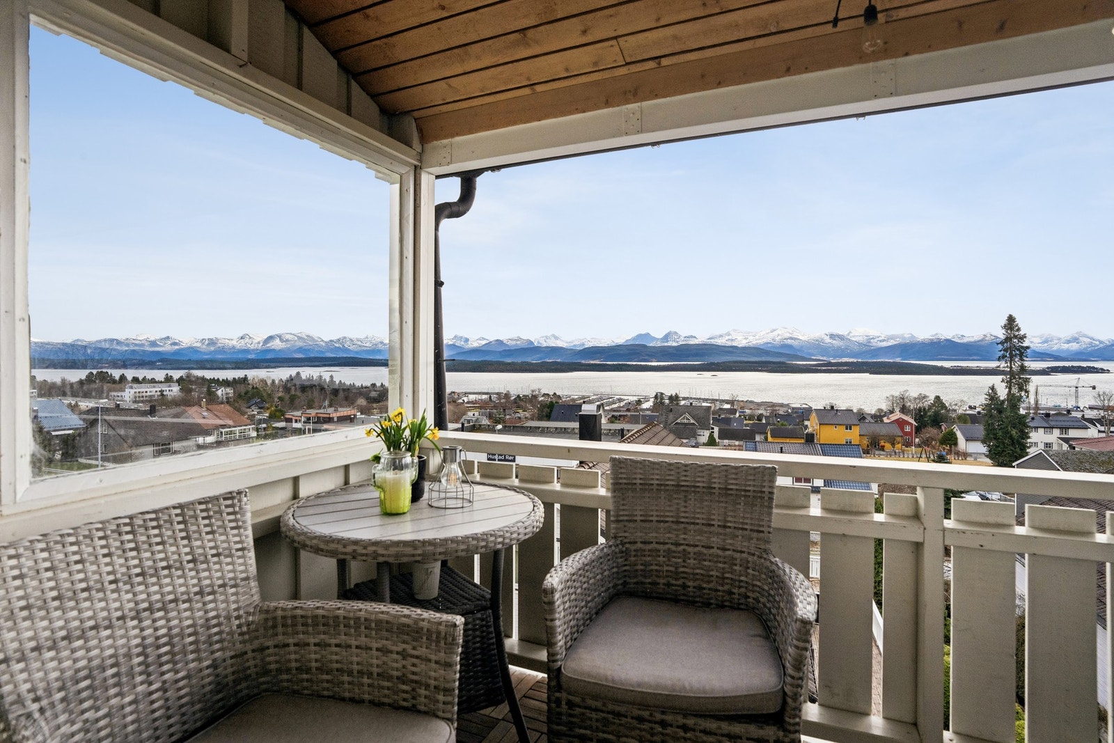 Sydvendt veranda på ca. 5 m². Galleribilde