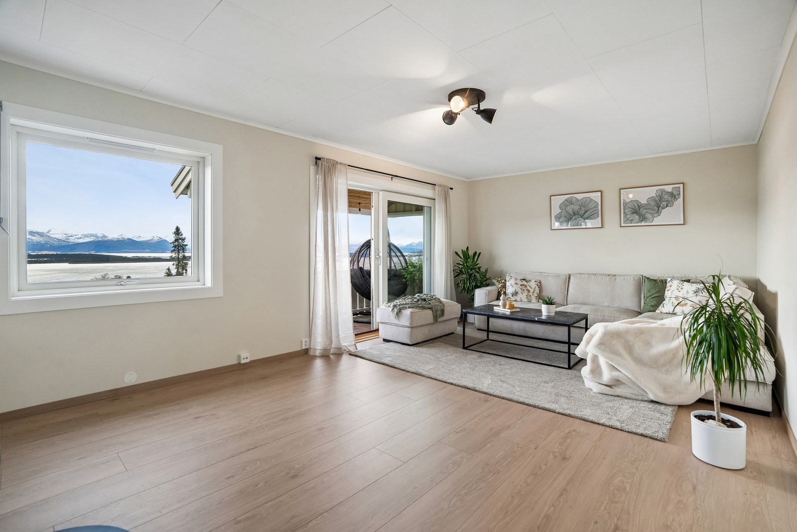 Alle vinduene i leiligheten er fra 2012. Galleribilde