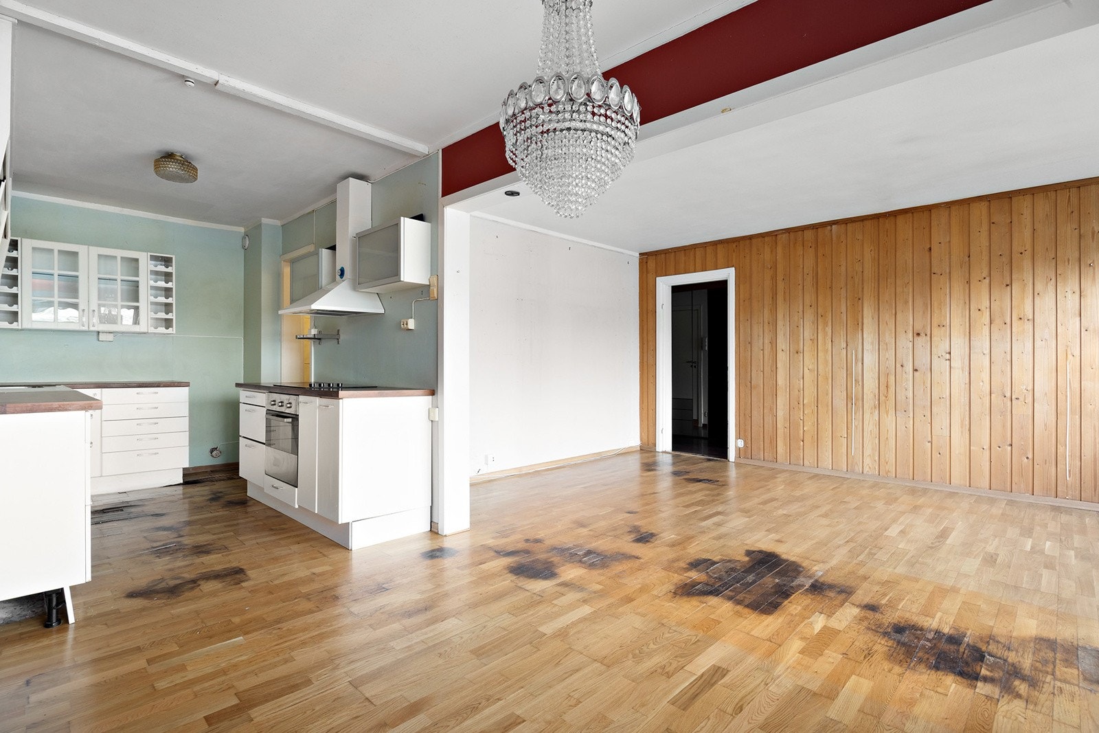 Leiligheten har behov for modernisering og oppussing Galleribilde