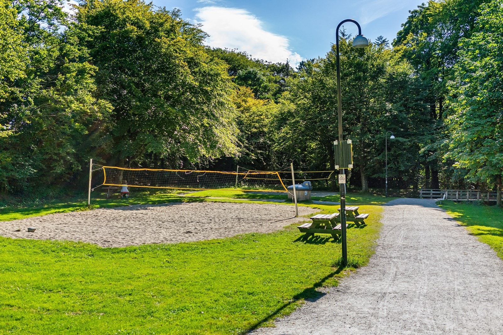 Sandvedparken som nabo gir optimal kombinasjon av byliv, natur, tur og trening. Høy trivsel. Galleribilde