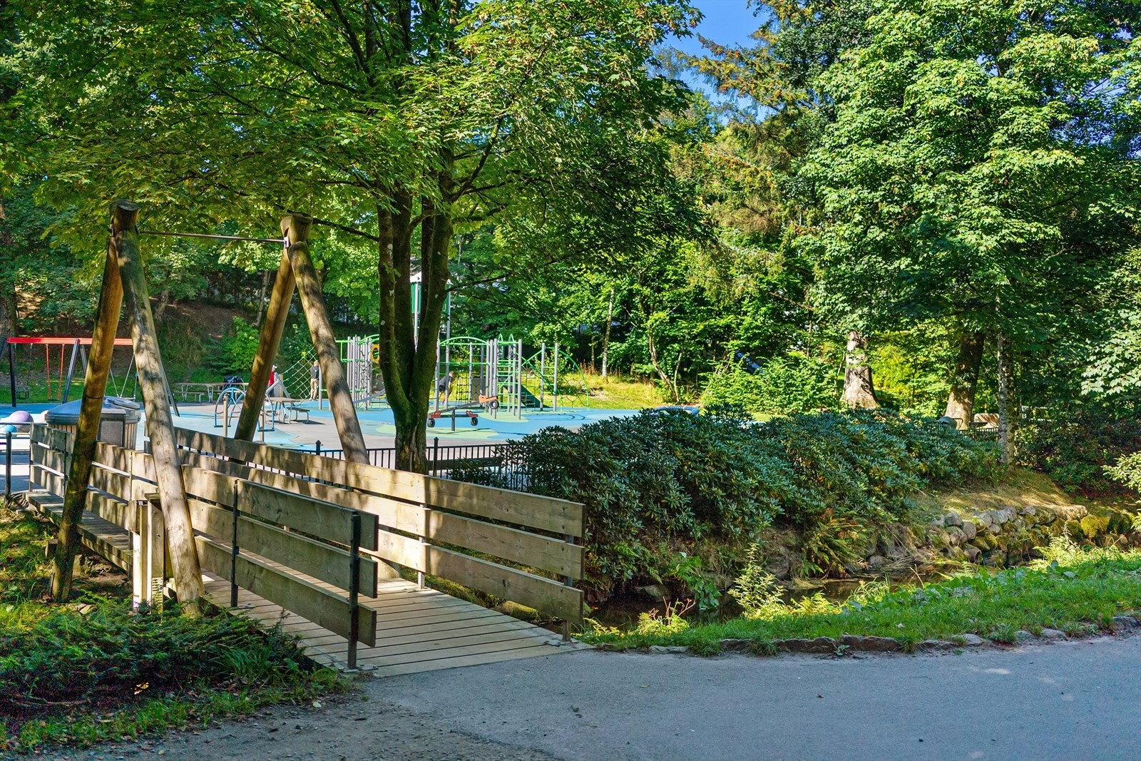 Sandvedparken som nabo gir optimal kombinasjon av byliv, natur, tur og trening. Høy trivsel. Galleribilde