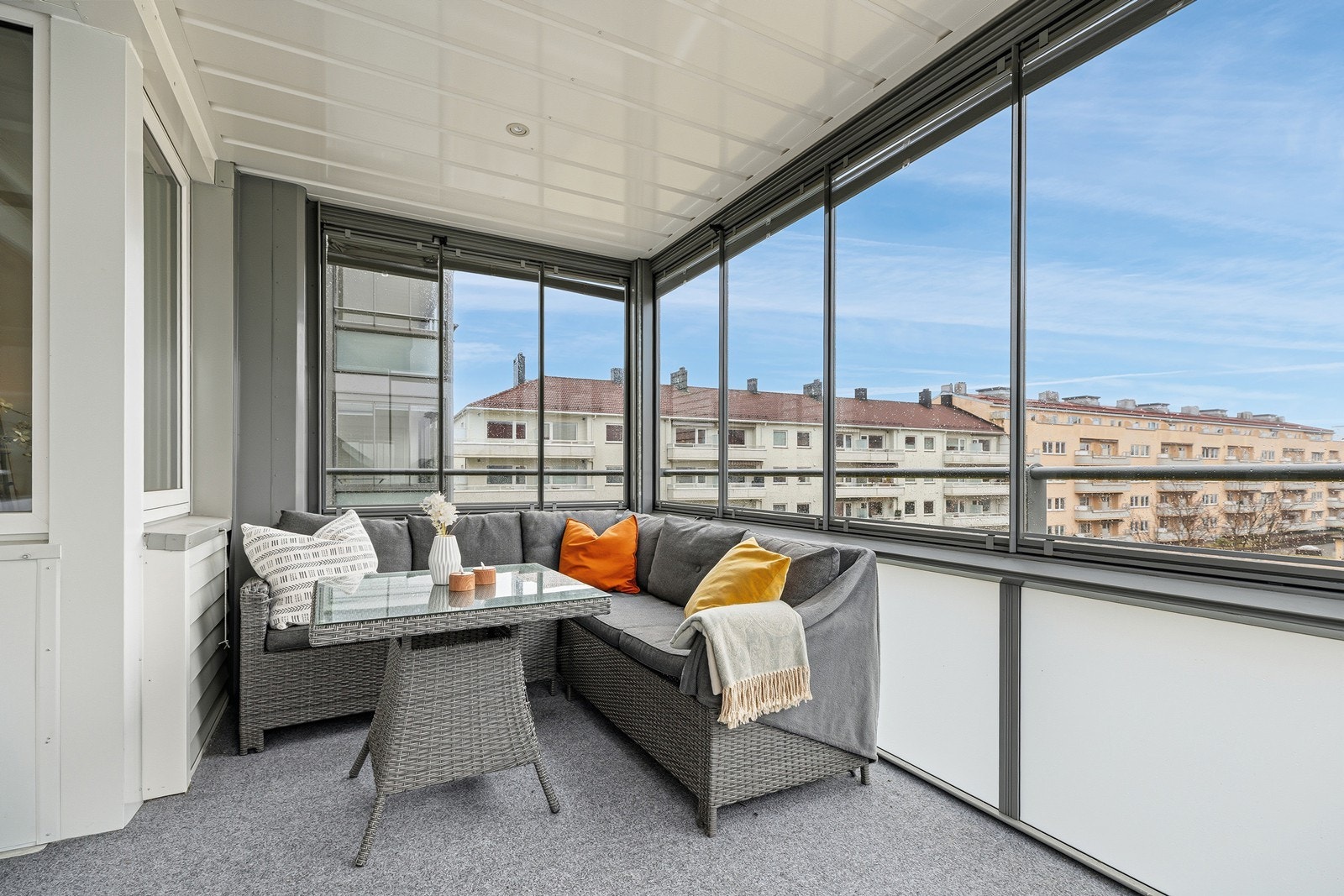 Her kan man enkelt innrede med koselig sittegruppe, beplantning, gassgrill, m.m. Galleribilde