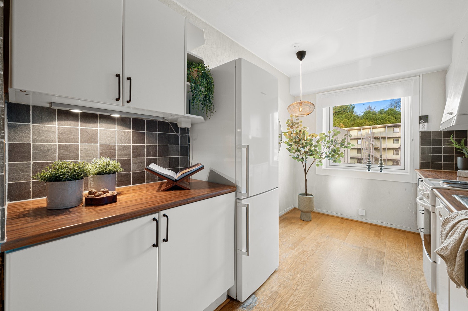 Vinduene i leilighetene er fra nyere tid og holder godt på varmen. Galleribilde