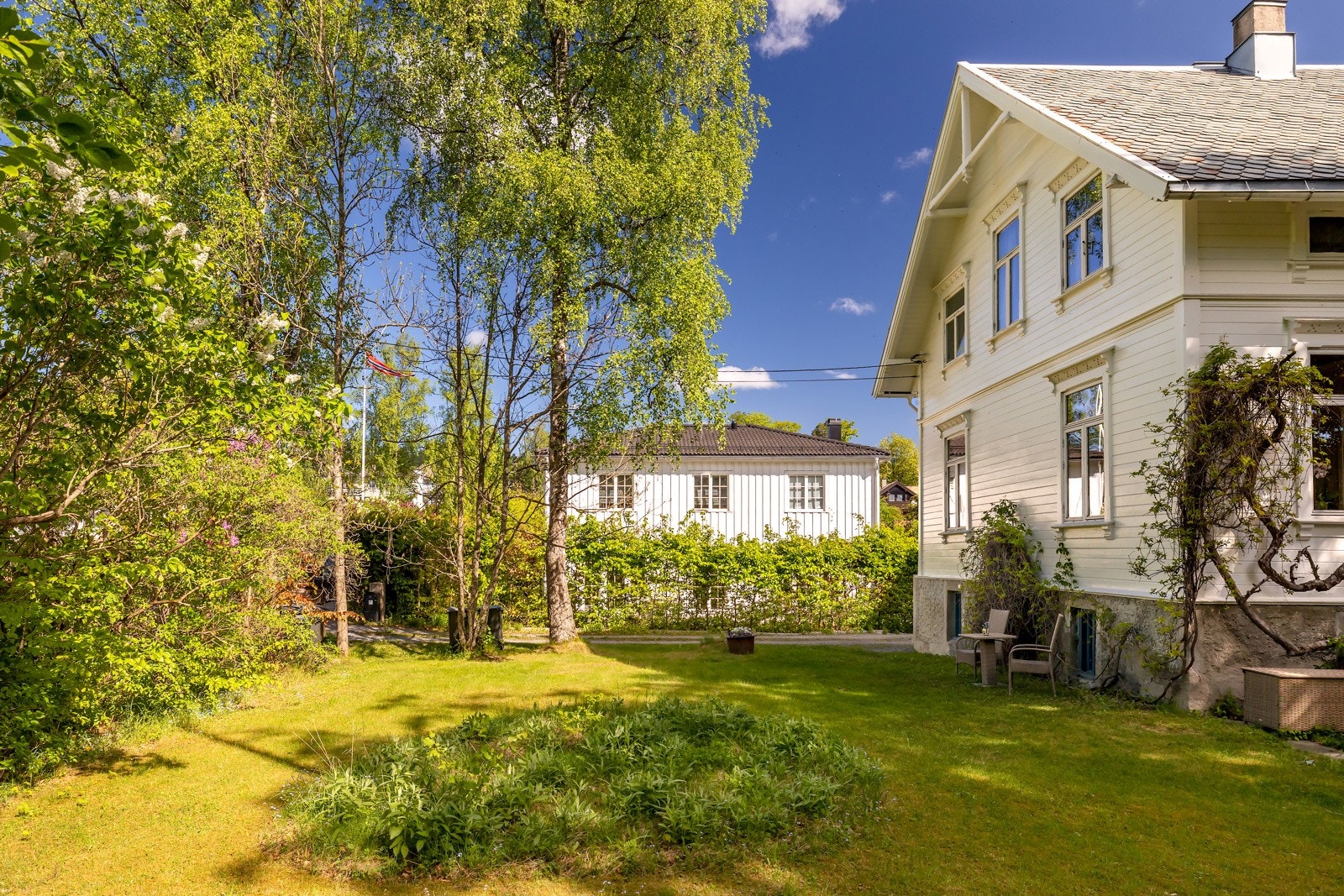 Huset ble etter all sannsynlighet oppført rundt 1896-97 som den sjette parsellen utskilt fra Grimelund gård, og har vært i samme families eie siden 1905 Galleribilde