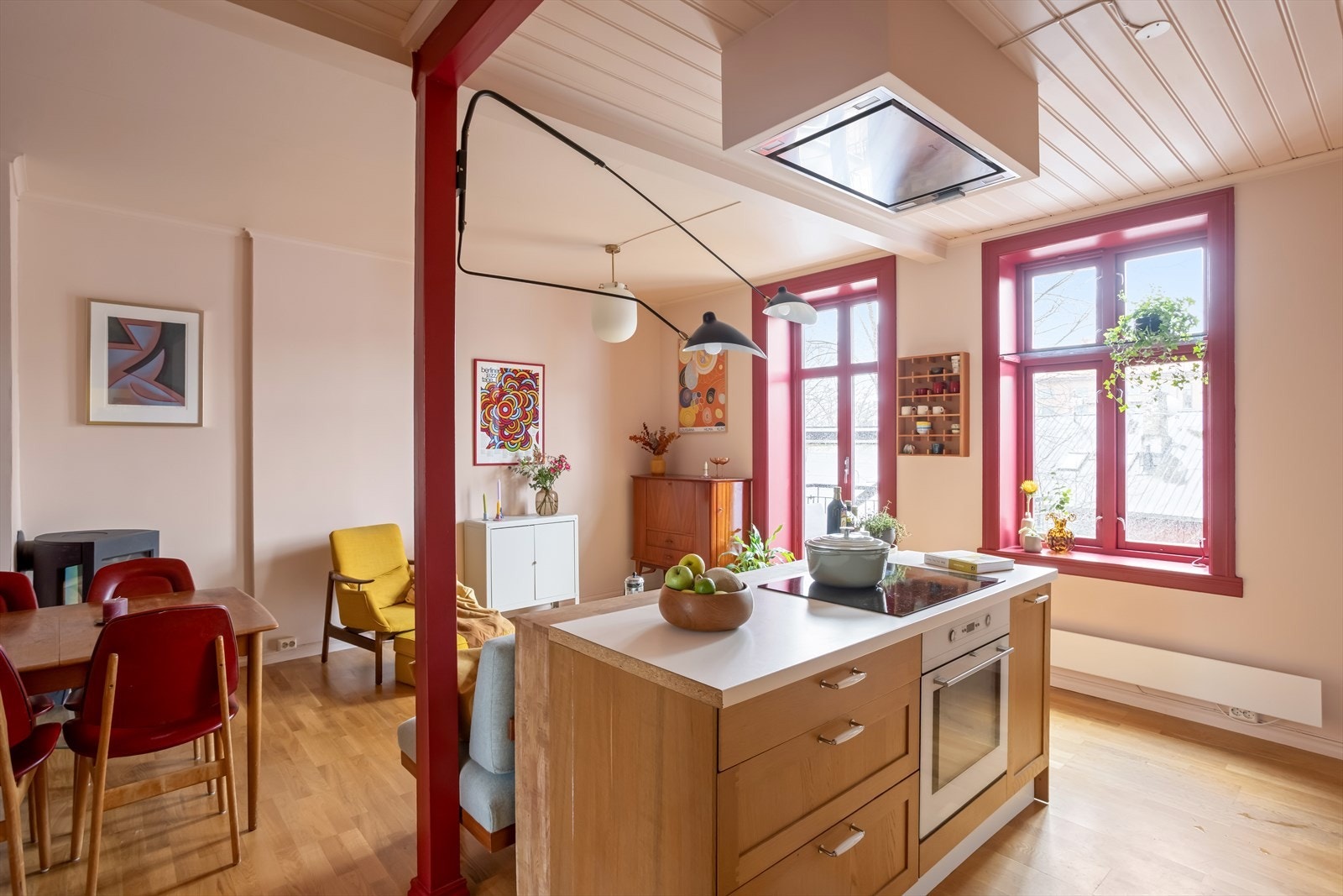 Christoffer Løvdal (tlf. 481 56 022) v/ DNB Eiendom har gleden å presentere Normannsgata 13! Galleribilde