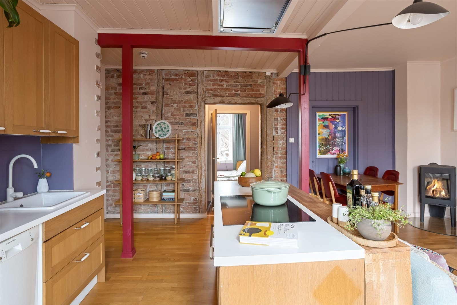 Videre inn finner vi leilighetens to soverom. Galleribilde