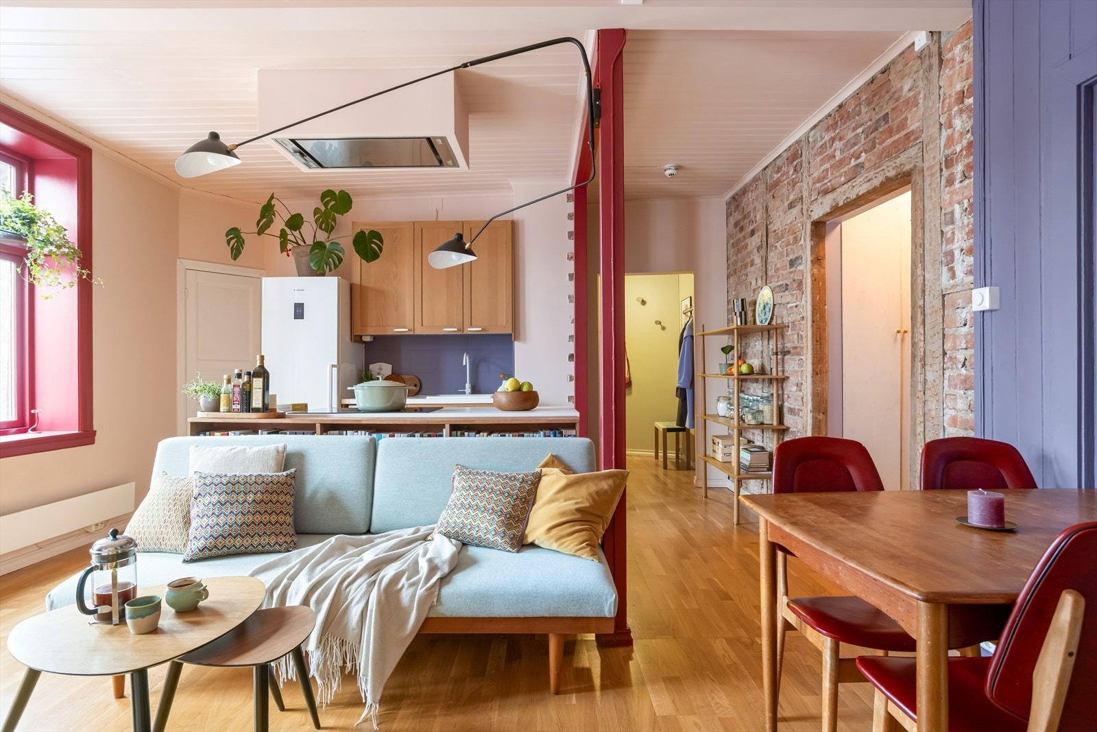 Tilbake i stuen har du også adkomst til leilighetens øvrige rom. Galleribilde