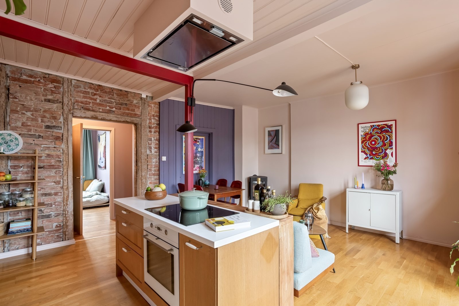 Det har nylig blitt montert en ventilator i taket. Galleribilde