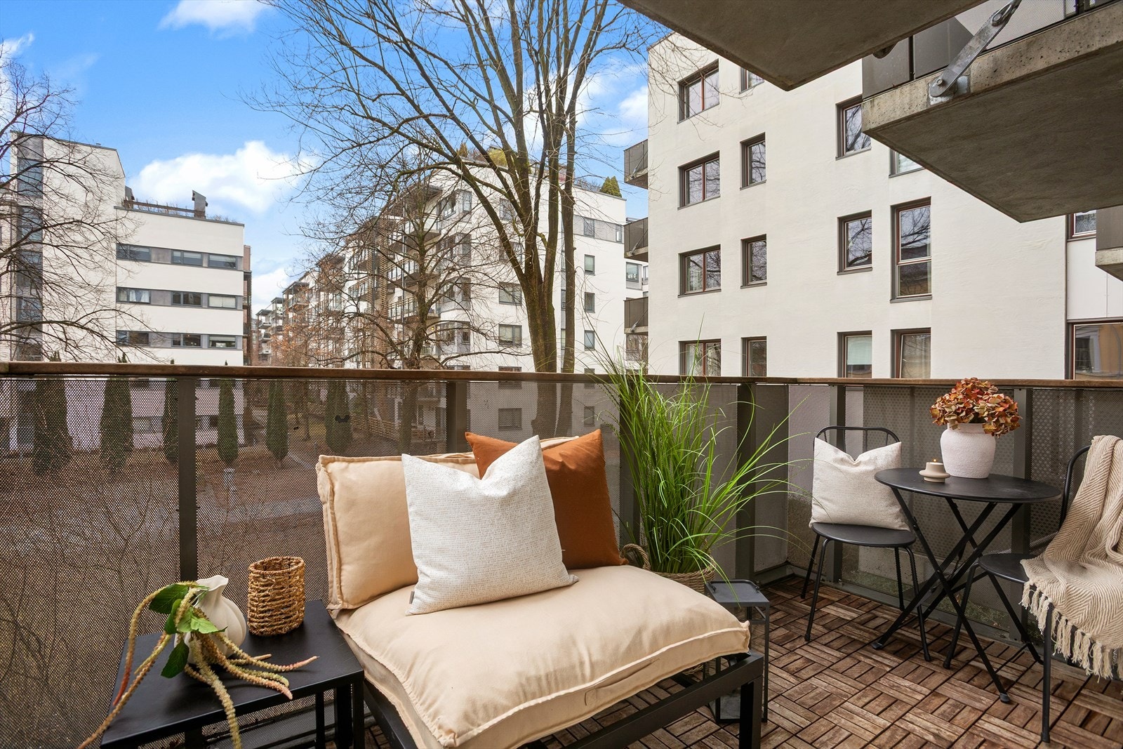 Her får du en moderne leilighet, med heis, garasjeplass med el-lader og balkong, midt i smørøyet i Pilestredet Park! Galleribilde