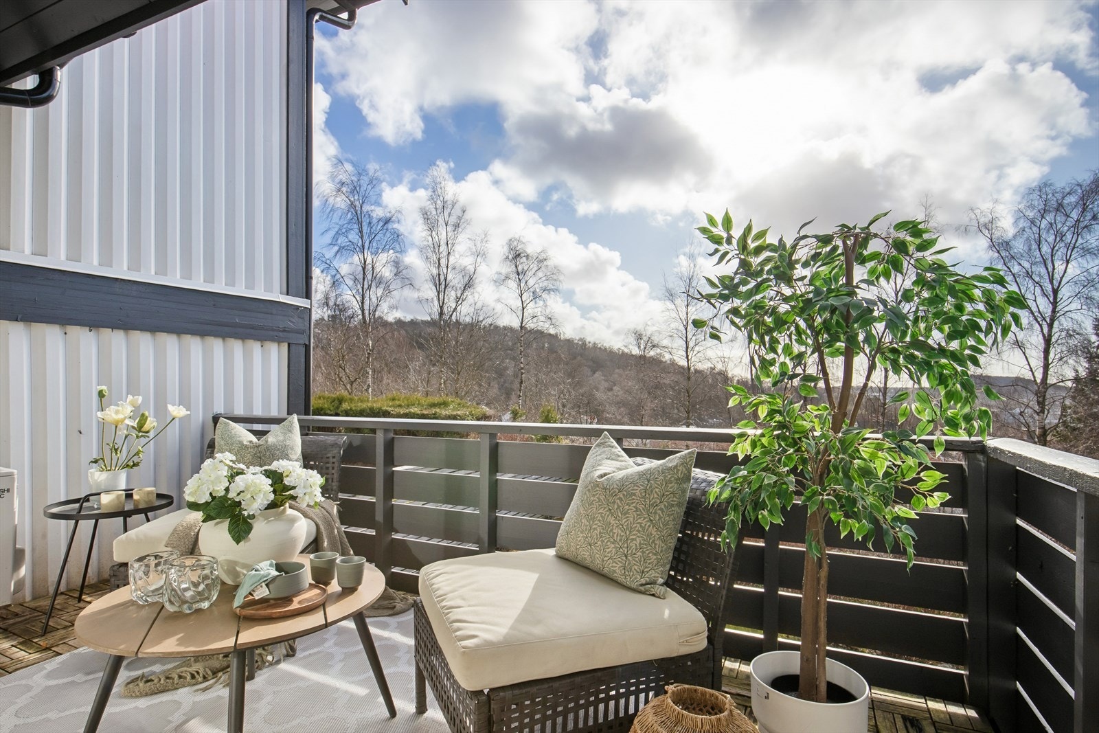 Her kan du nyte rolige stunder utendørs, skjermet fra innsyn. Galleribilde