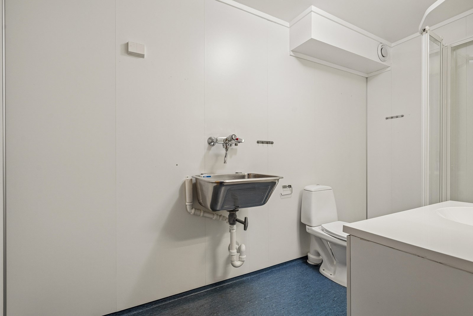 Opplegg for vaskemaskin. Galleribilde