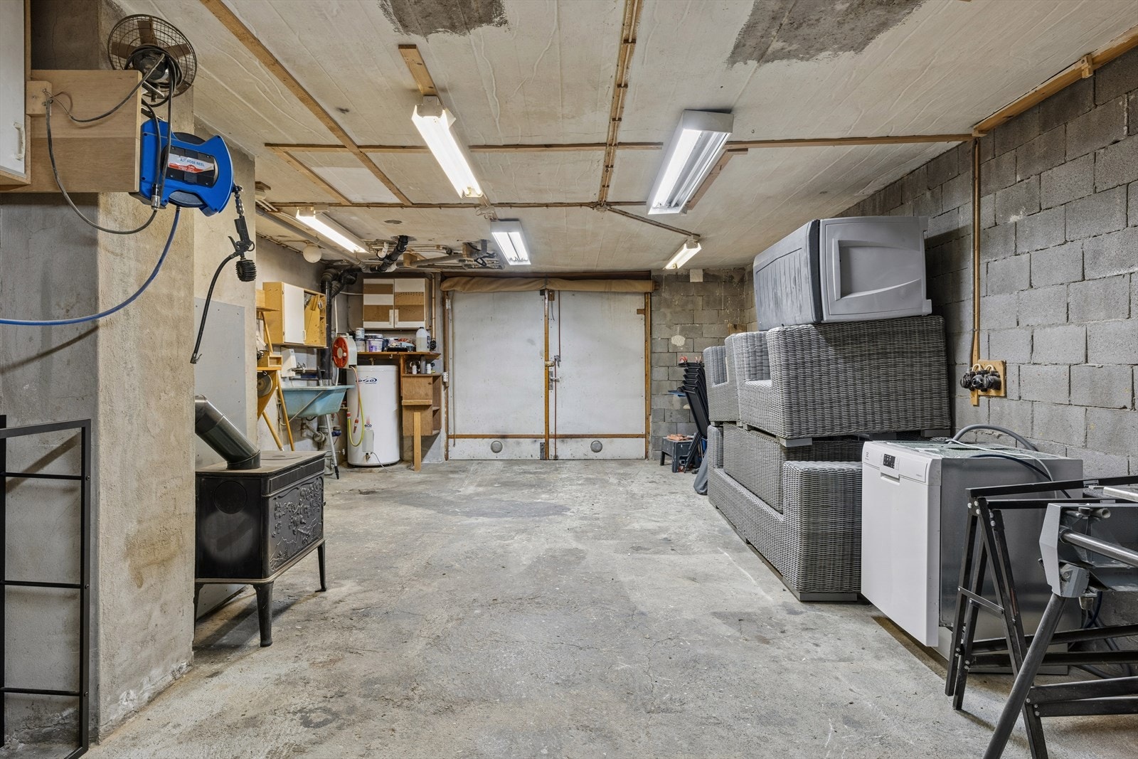 Kjelleren blir i dag brukt som lagringsplass. Galleribilde