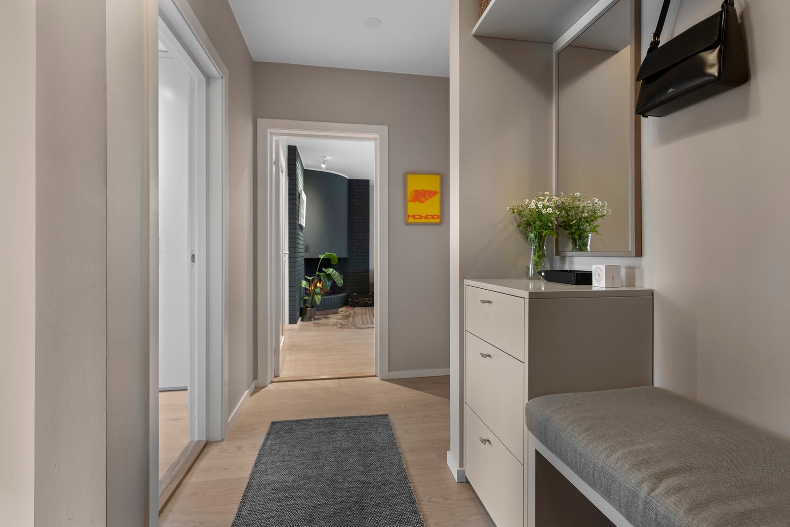 God plass i gangen. Galleribilde