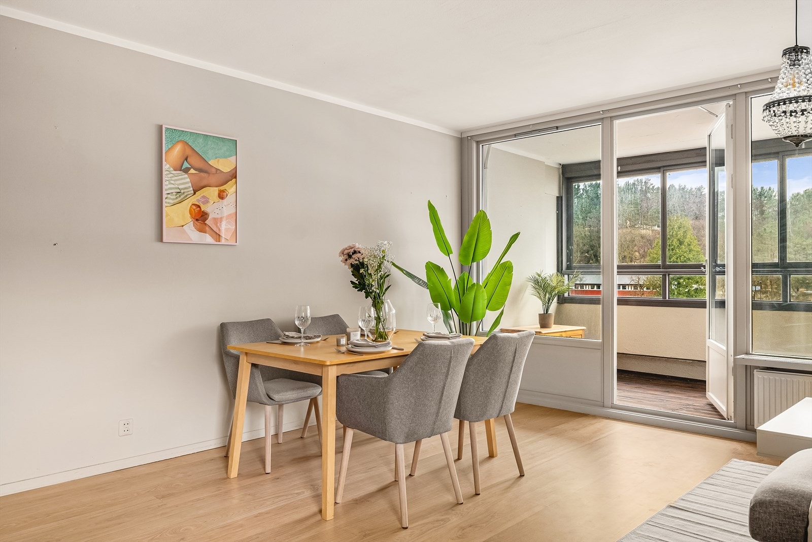 - Merk de generøse vindusflatene som bidrar til rikelig med verdifullt lysinnslipp - Galleribilde