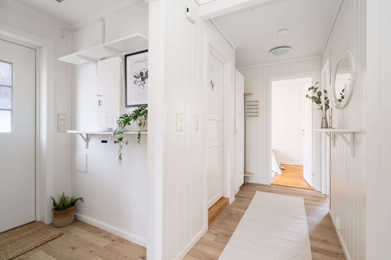 Sikringsskapet er plassert i yttergang. Ny inngangsdør fra 2016. Galleribilde