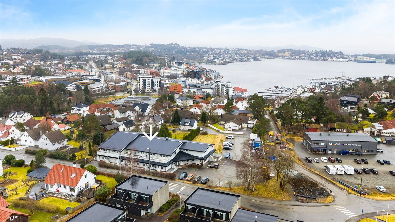 Sentral beliggenhet på Stord med gangavstand til Leirvik sentrum Galleribilde