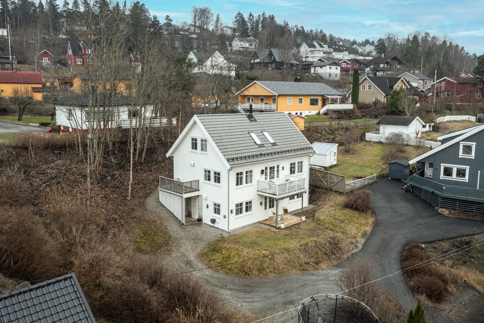 Det er avsatt egen plass for parkering av bil Galleribilde