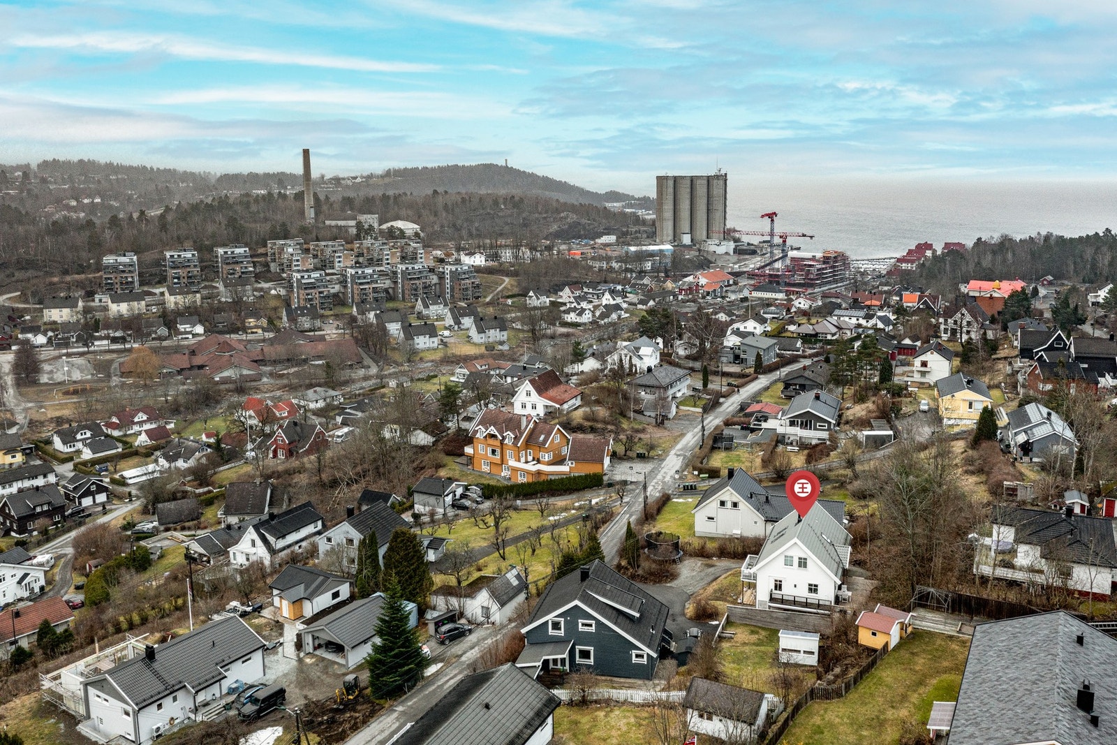 Leiligheten ligger meget sentralt til rett ved den nye fjordbyen i Slemmestad Galleribilde