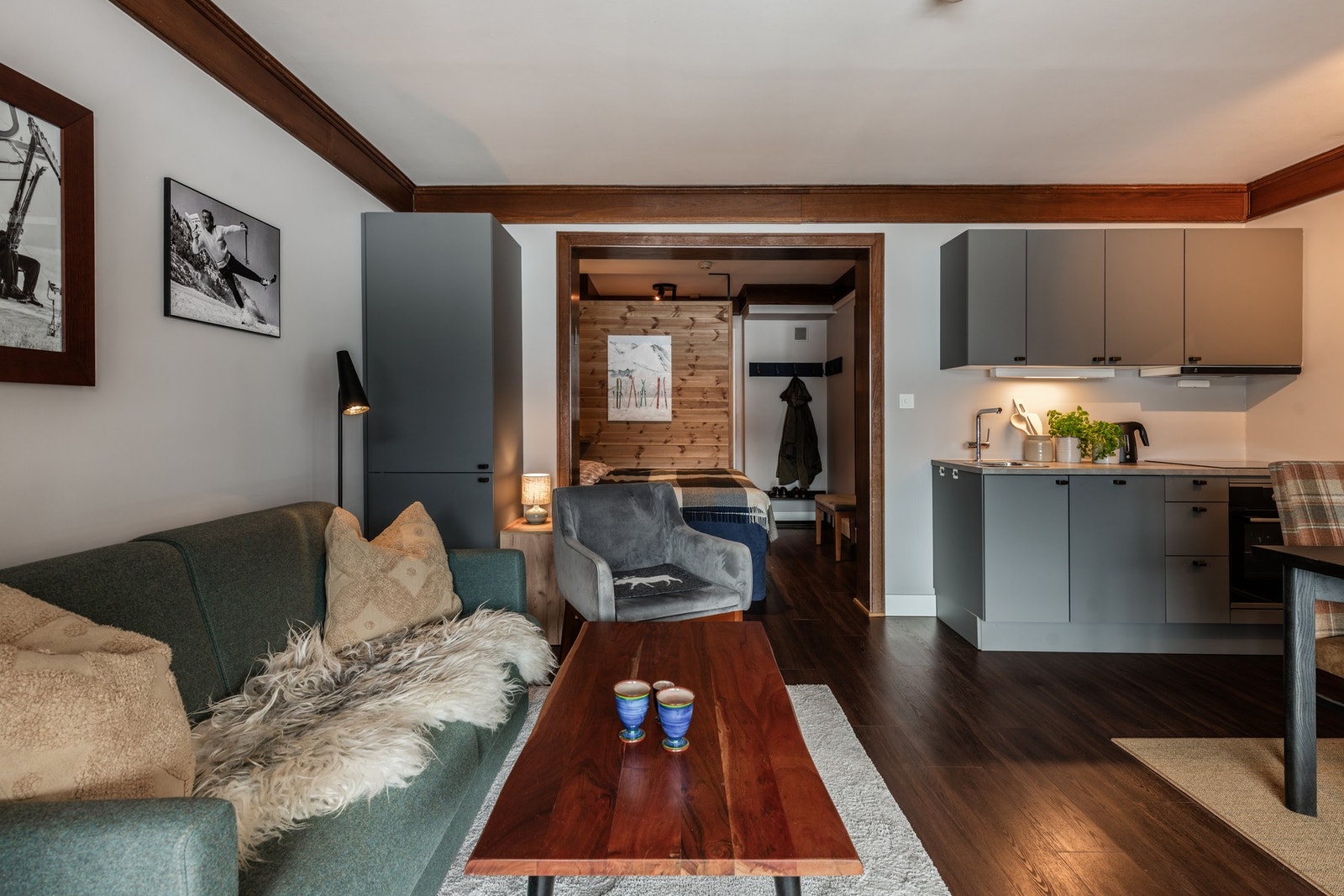 Kjøkken med det man trenger for å trylle frem de lekreste retter Galleribilde