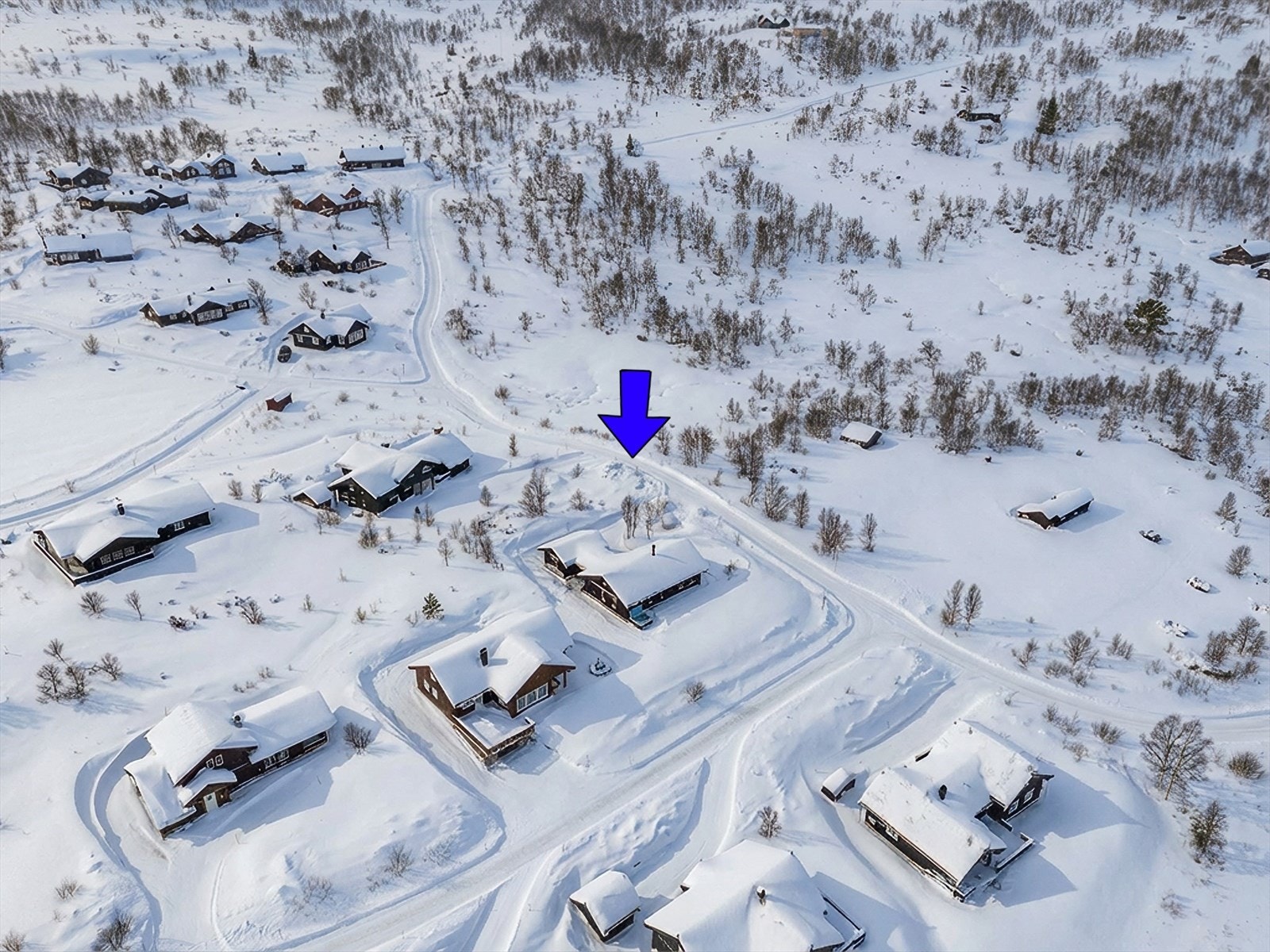 Bildet er tatt i overskyet vær, og himmel og lys er justert ved hjelp av KI. Galleribilde