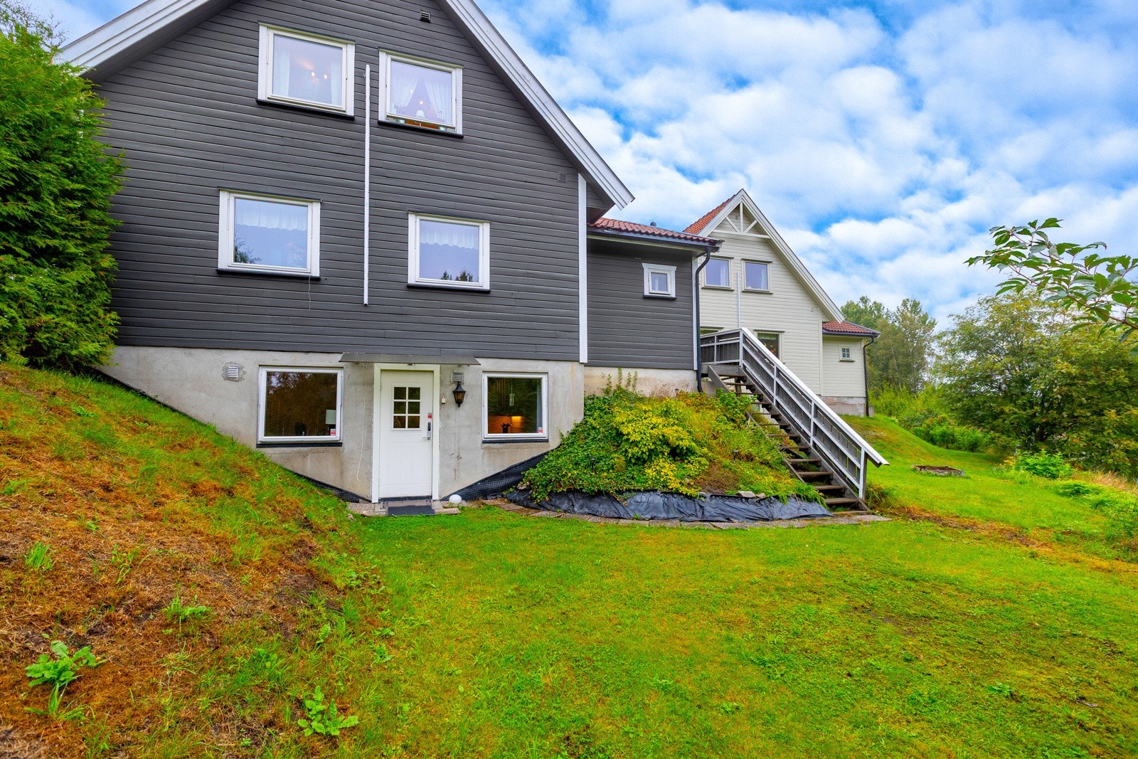 Inngang nede i sokkeletasje Galleribilde