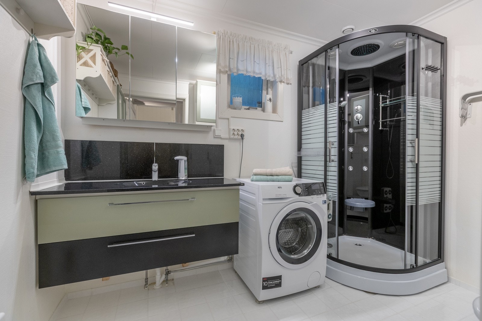 Bad / vaskerom i 1.etg Galleribilde