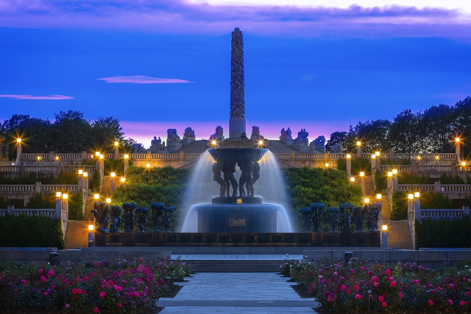 Det er flere grøntområder i umiddelbar nærhet på Marienlyst, Stensparken, St. Hanshaugen og i Frognerparken. Med offentlig kommunikasjon kommer du raskt til Nordmarka, og kan gå hjem gjennom Gaustadskogen og Blindern. Galleribilde