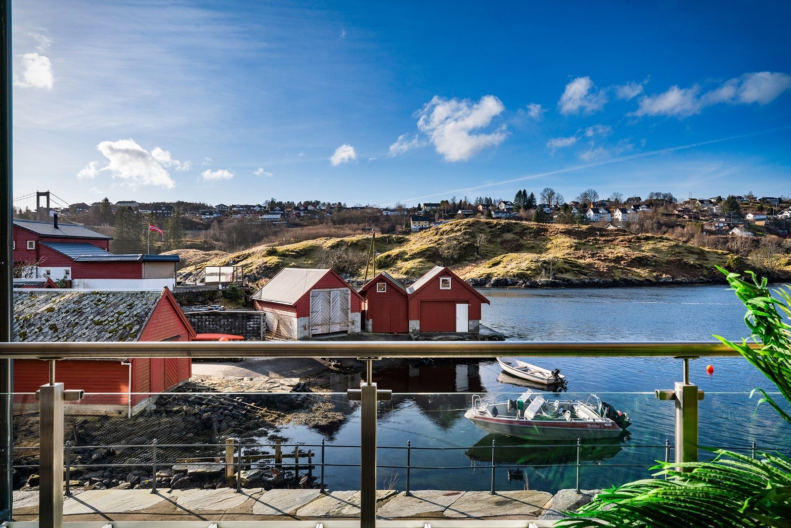 Området byr på gode muligheter for bading og kajakkpadling. Galleribilde
